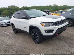 3C4NJDDB7KT759806 2019 JEEP COMPASS