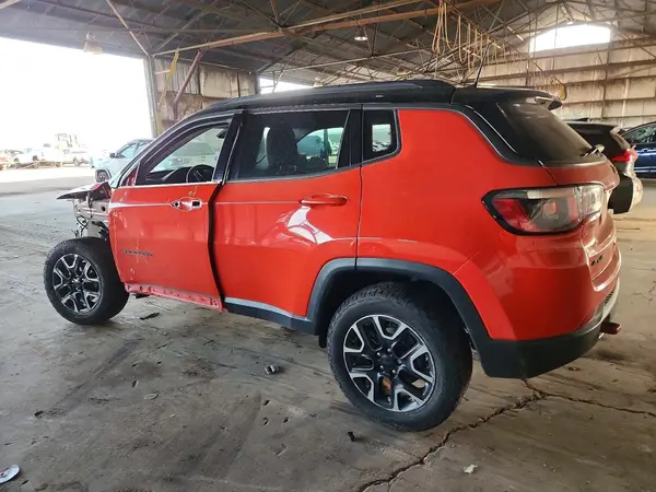 3C4NJDDB7KT766772 2019 JEEP COMPASS - Image 2