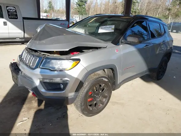 3C4NJDDB7KT790330 2019 JEEP COMPASS - Image 2