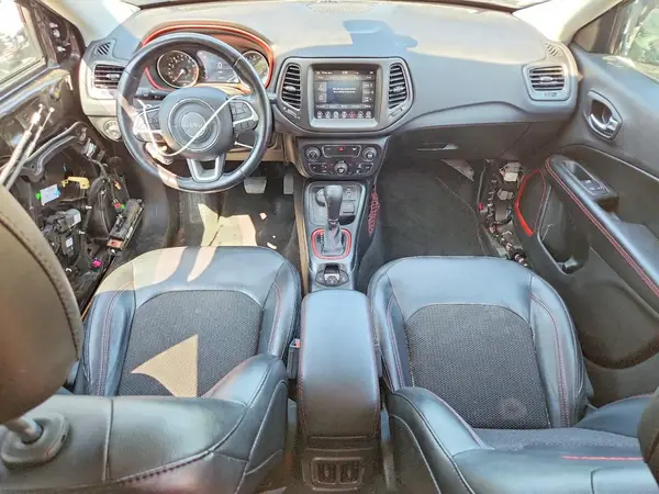 3C4NJDDB7KT825500 2019 JEEP COMPASS - Image 8
