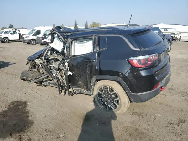 3C4NJDDB7KT849277 2019 JEEP COMPASS - Image 2