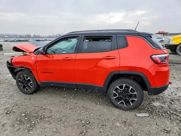 3C4NJDDB7LT124196 2020 JEEP COMPASS - Image 2