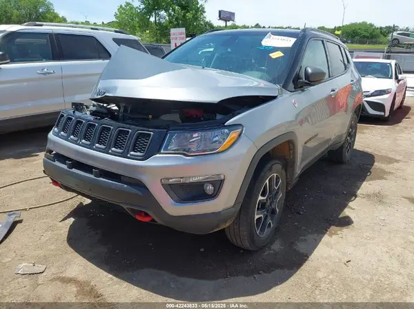3C4NJDDB7LT159532 2020 JEEP COMPASS - Image 2