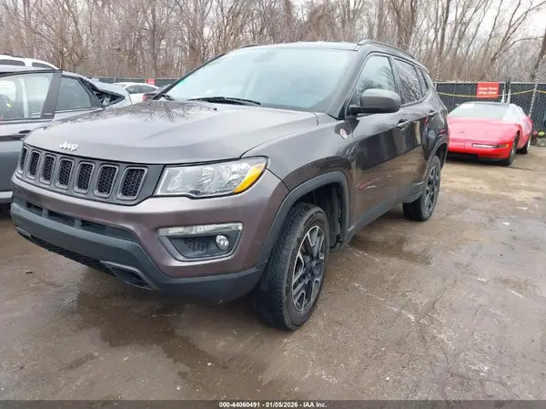 3C4NJDDB7LT171647 2020 JEEP COMPASS - Image 2
