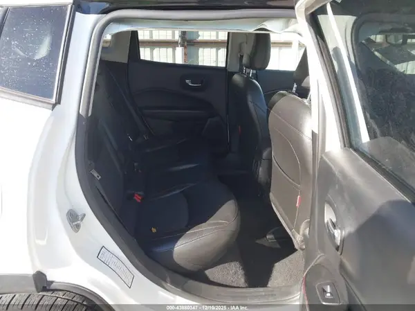 3C4NJDDB7LT177349 2020 JEEP COMPASS - Image 8