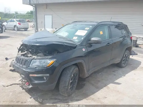 3C4NJDDB7LT208700 2020 JEEP COMPASS - Image 2