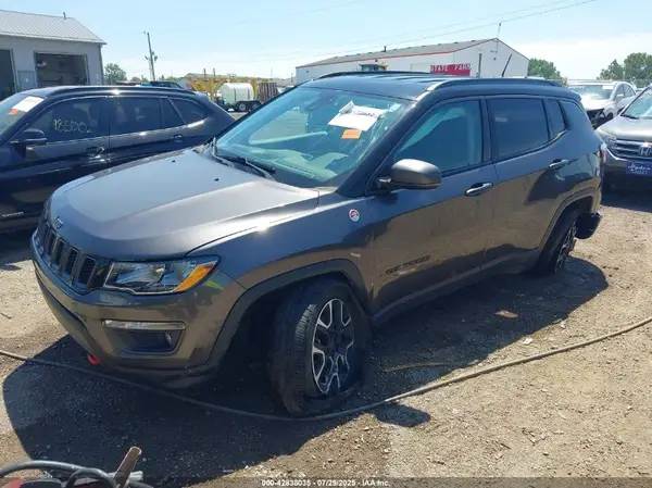 3C4NJDDB7MT523563 2021 JEEP COMPASS - Image 2