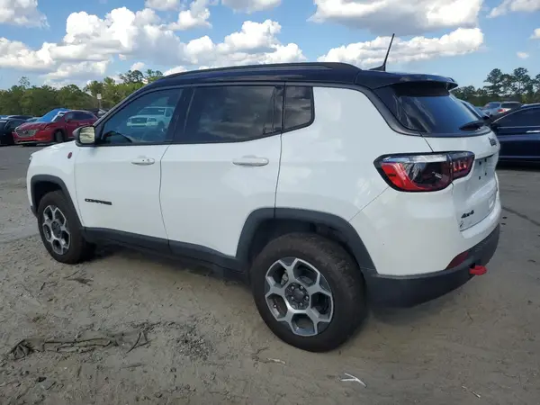 3C4NJDDB7NT123617 2022 JEEP COMPASS - Image 2