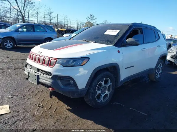 3C4NJDDB7NT156858 2022 JEEP COMPASS - Image 2