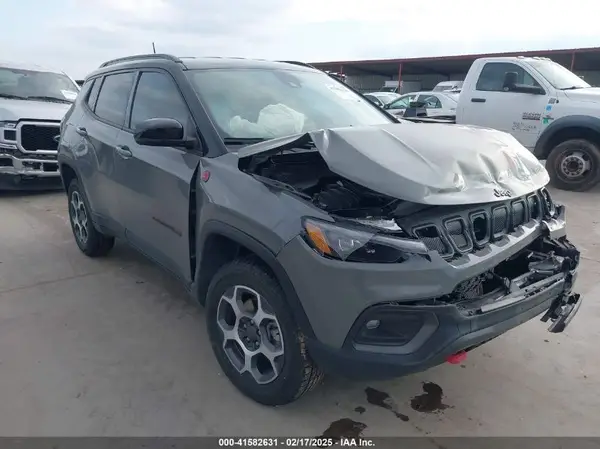 3C4NJDDB7NT165558 2022 JEEP COMPASS - Image 1