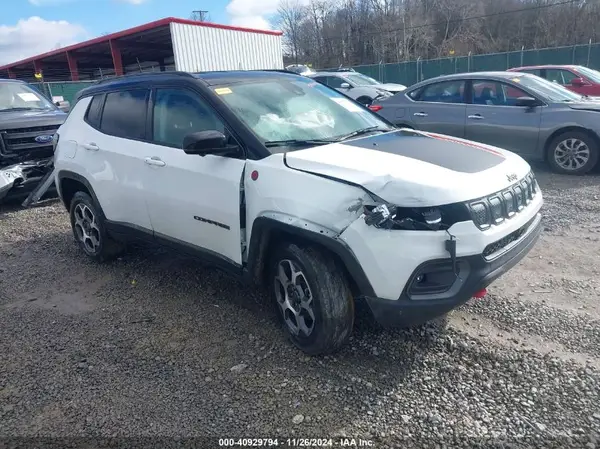 3C4NJDDB7NT226018 2022 JEEP COMPASS - Image 1