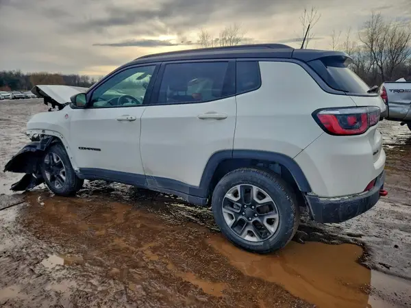 3C4NJDDB8HT657097 2017 JEEP COMPASS - Image 2