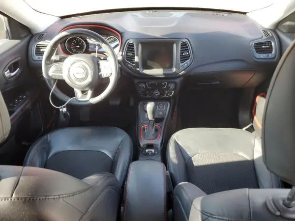 3C4NJDDB8HT673672 2017 JEEP COMPASS - Image 8