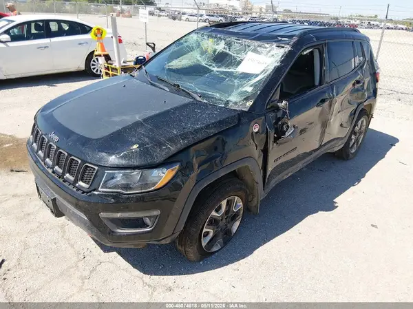 3C4NJDDB8JT129162 2018 JEEP COMPASS - Image 2