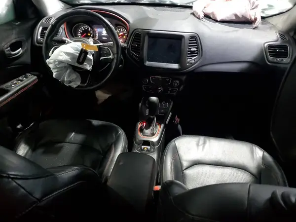 3C4NJDDB8JT130263 2018 JEEP COMPASS - Image 8