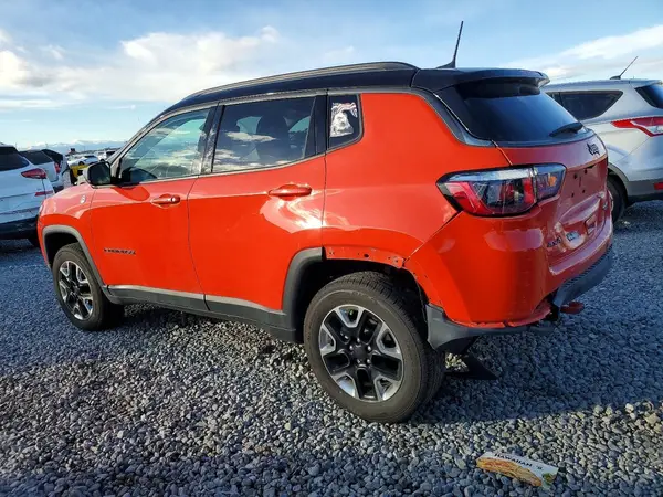 3C4NJDDB8JT130781 2018 JEEP COMPASS - Image 2