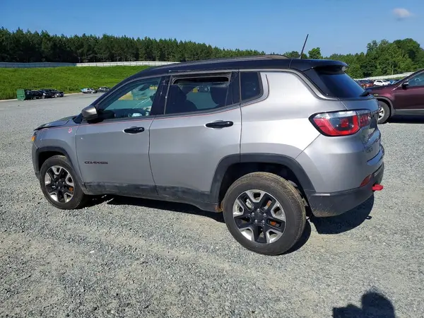 3C4NJDDB8JT143434 2018 JEEP COMPASS - Image 2