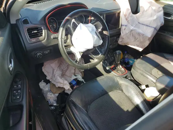 3C4NJDDB8JT143434 2018 JEEP COMPASS - Image 8
