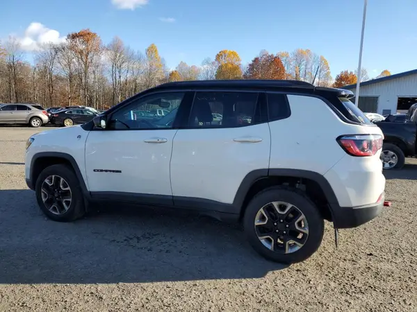 3C4NJDDB8JT144745 2018 JEEP COMPASS - Image 2