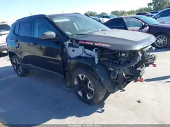 3C4NJDDB8JT187532 2018 JEEP COMPASS