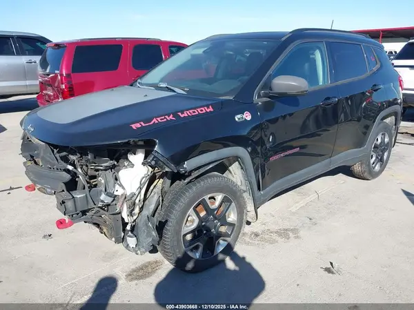 3C4NJDDB8JT187532 2018 JEEP COMPASS - Image 2