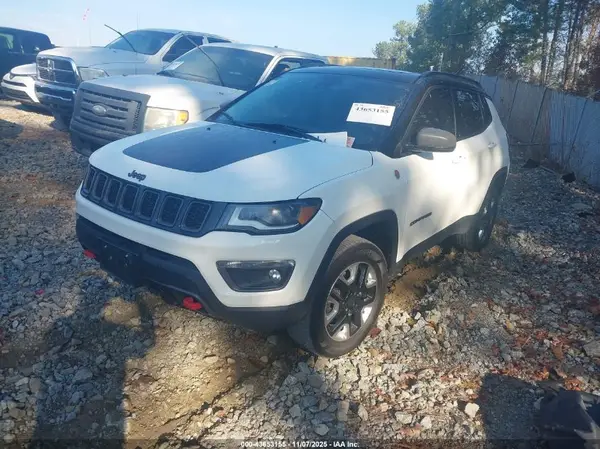 3C4NJDDB8JT192617 2018 JEEP COMPASS - Image 2