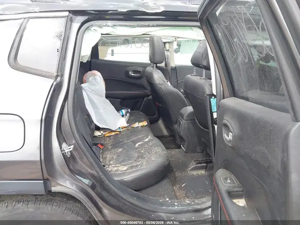 3C4NJDDB8JT207018 2018 JEEP COMPASS - Image 8