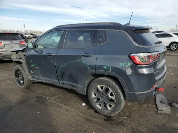 3C4NJDDB8JT207424 2018 JEEP COMPASS - Image 2