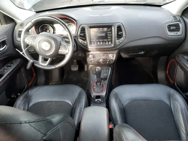 3C4NJDDB8JT207424 2018 JEEP COMPASS - Image 8