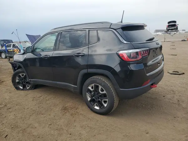 3C4NJDDB8JT207469 2018 JEEP COMPASS - Image 2