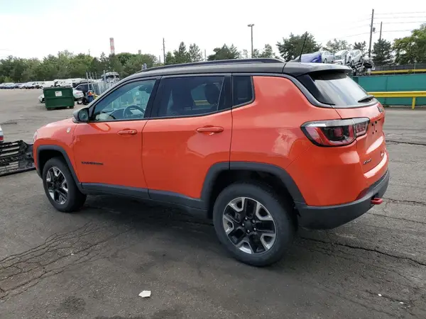 3C4NJDDB8JT210632 2018 JEEP COMPASS - Image 2