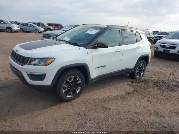 3C4NJDDB8JT234574 2018 JEEP COMPASS - Image 2