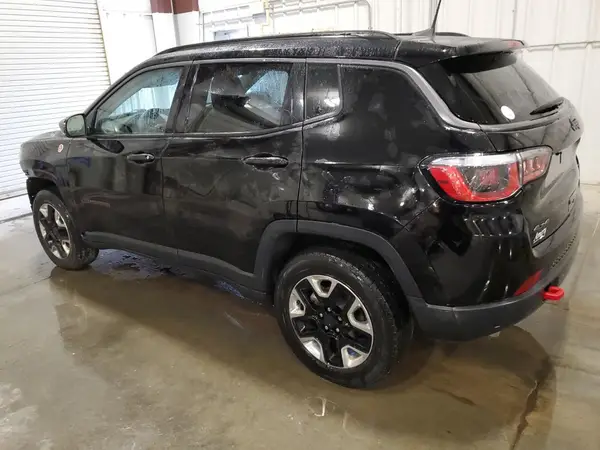 3C4NJDDB8JT234882 2018 JEEP COMPASS - Image 2