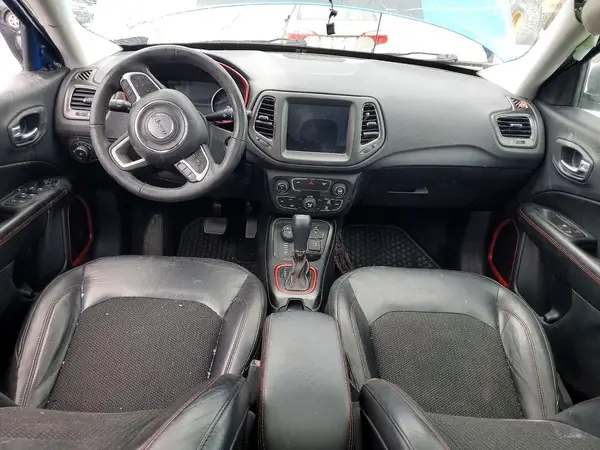 3C4NJDDB8JT261337 2018 JEEP COMPASS - Image 8