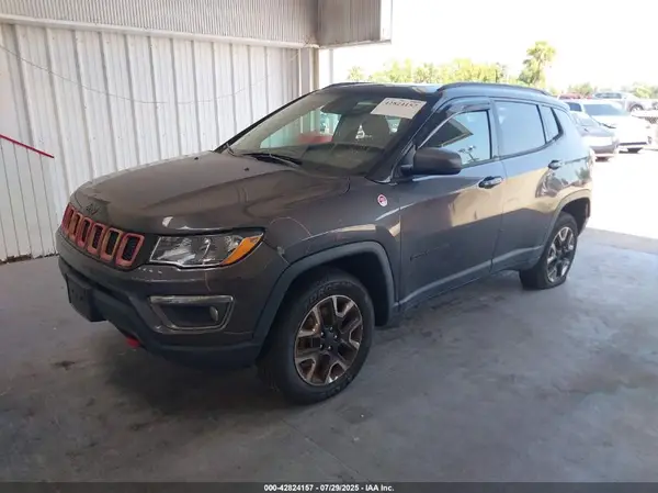 3C4NJDDB8JT263993 2018 JEEP COMPASS - Image 2
