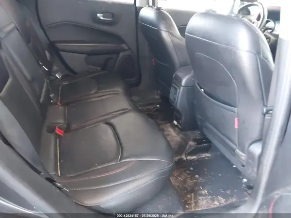 3C4NJDDB8JT263993 2018 JEEP COMPASS - Image 8