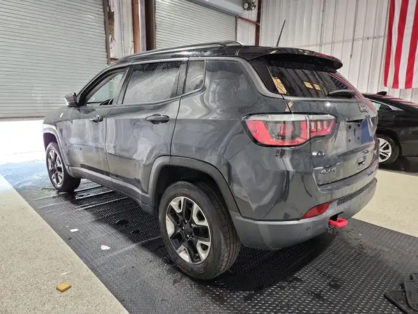 3C4NJDDB8JT264061 2018 JEEP COMPASS - Image 2