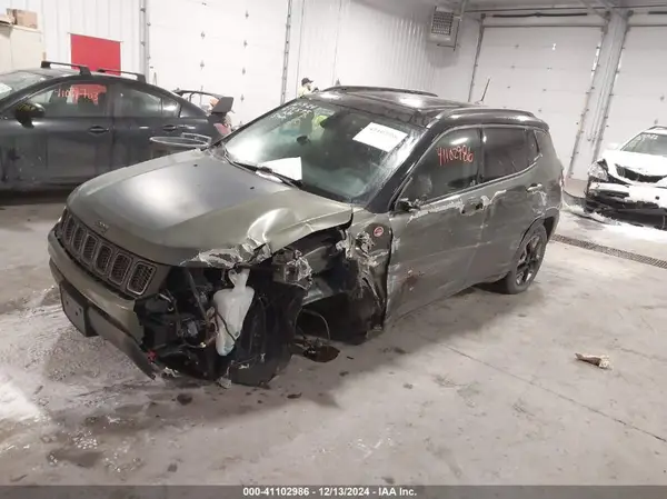 3C4NJDDB8JT264948 2018 JEEP COMPASS - Image 2