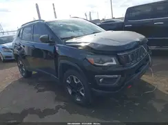 3C4NJDDB8JT272872 2018 JEEP COMPASS