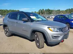 3C4NJDDB8JT341673 2018 JEEP COMPASS