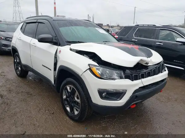 3C4NJDDB8JT341690 2018 JEEP COMPASS - Image 1