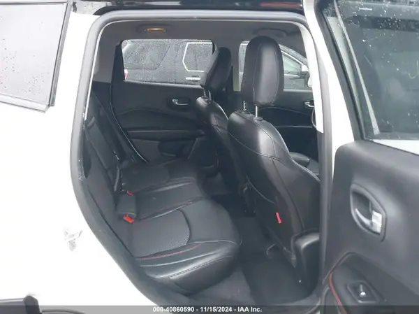 3C4NJDDB8JT341690 2018 JEEP COMPASS - Image 8