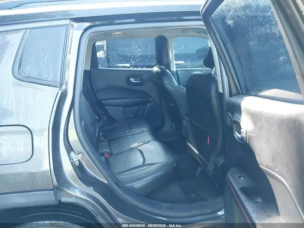3C4NJDDB8JT343455 2018 JEEP COMPASS - Image 8