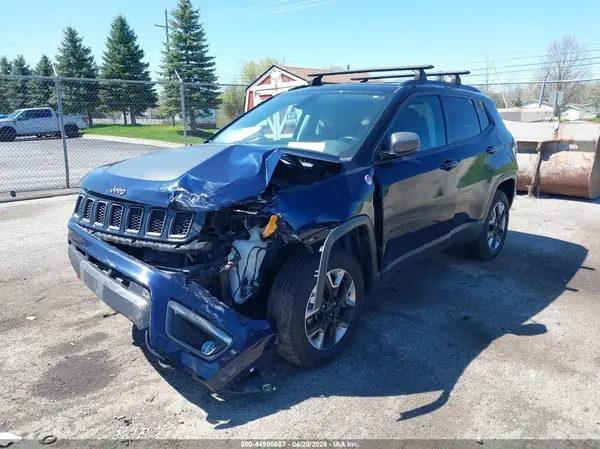 3C4NJDDB8JT392218 2018 JEEP COMPASS - Image 2