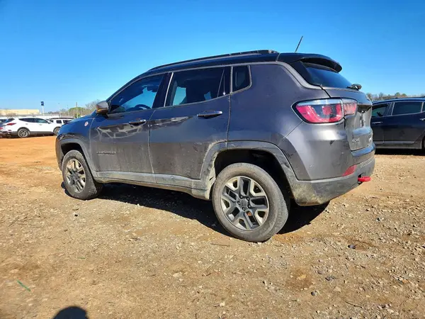 3C4NJDDB8JT424178 2018 JEEP COMPASS - Image 2
