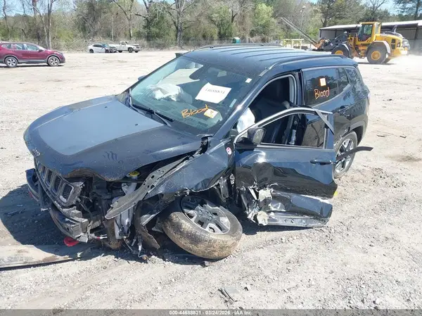3C4NJDDB8JT451509 2018 JEEP COMPASS - Image 2