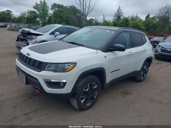 3C4NJDDB8JT467208 2018 JEEP COMPASS - Image 2