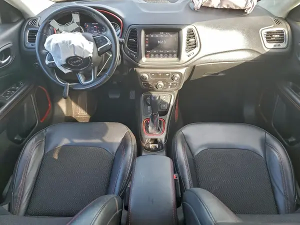 3C4NJDDB8JT470058 2018 JEEP COMPASS - Image 8