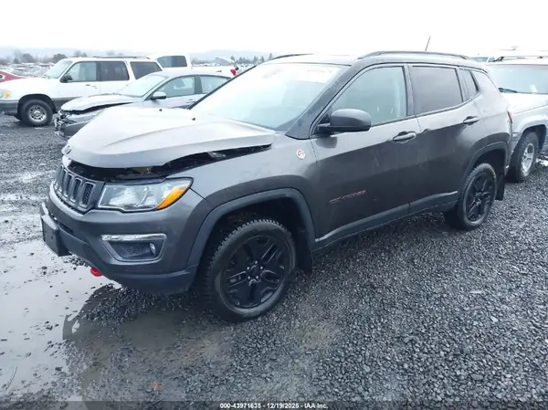 3C4NJDDB8JT485871 2018 JEEP COMPASS - Image 2