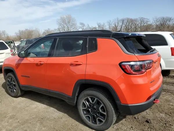 3C4NJDDB8JT499799 2018 JEEP COMPASS - Image 2